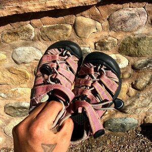 Keens Kids Outdoor Adventure Sandals - Pink and Black